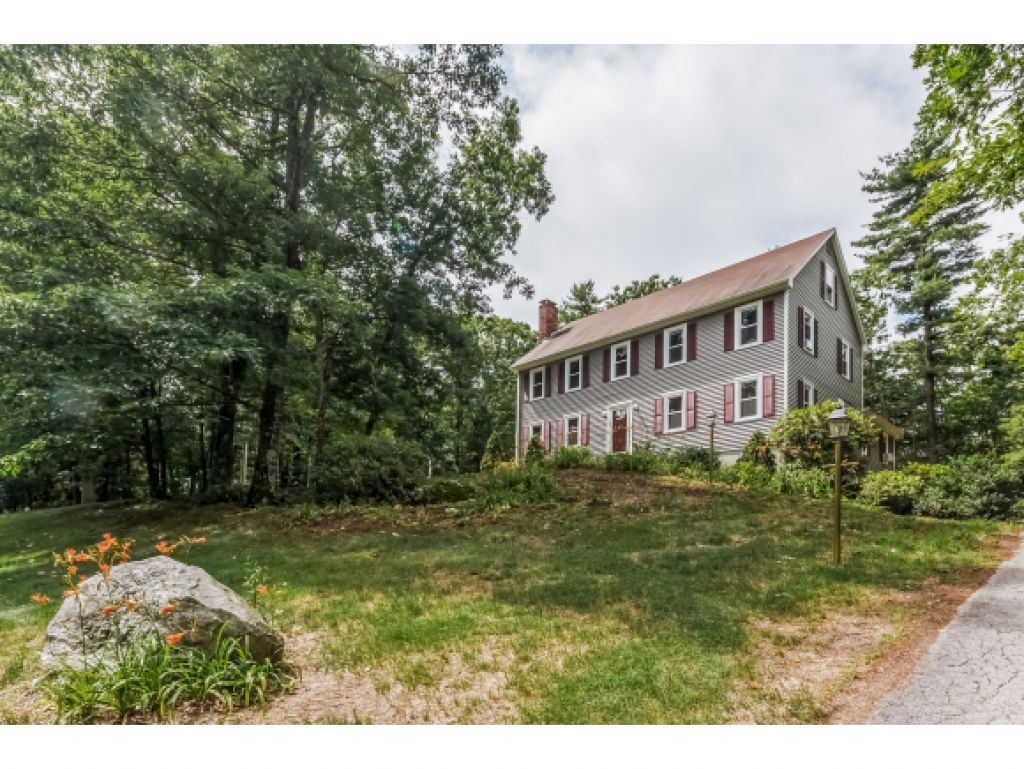 31 Lawson Farm Road Londonderry, NH 03053 - Photo 2 of 36