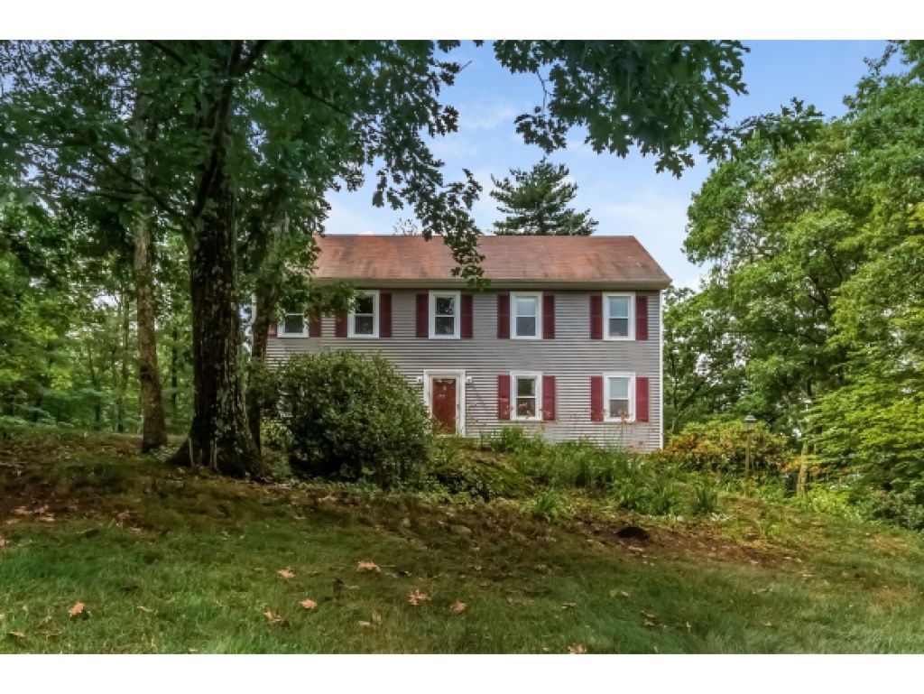 31 Lawson Farm Road Londonderry, NH 03053 - Photo 3 of 36