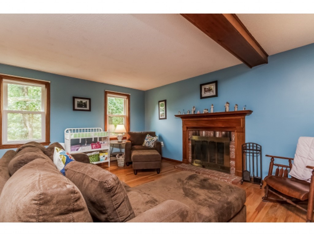 31 Lawson Farm Road Londonderry, NH 03053 - Photo 5 of 36