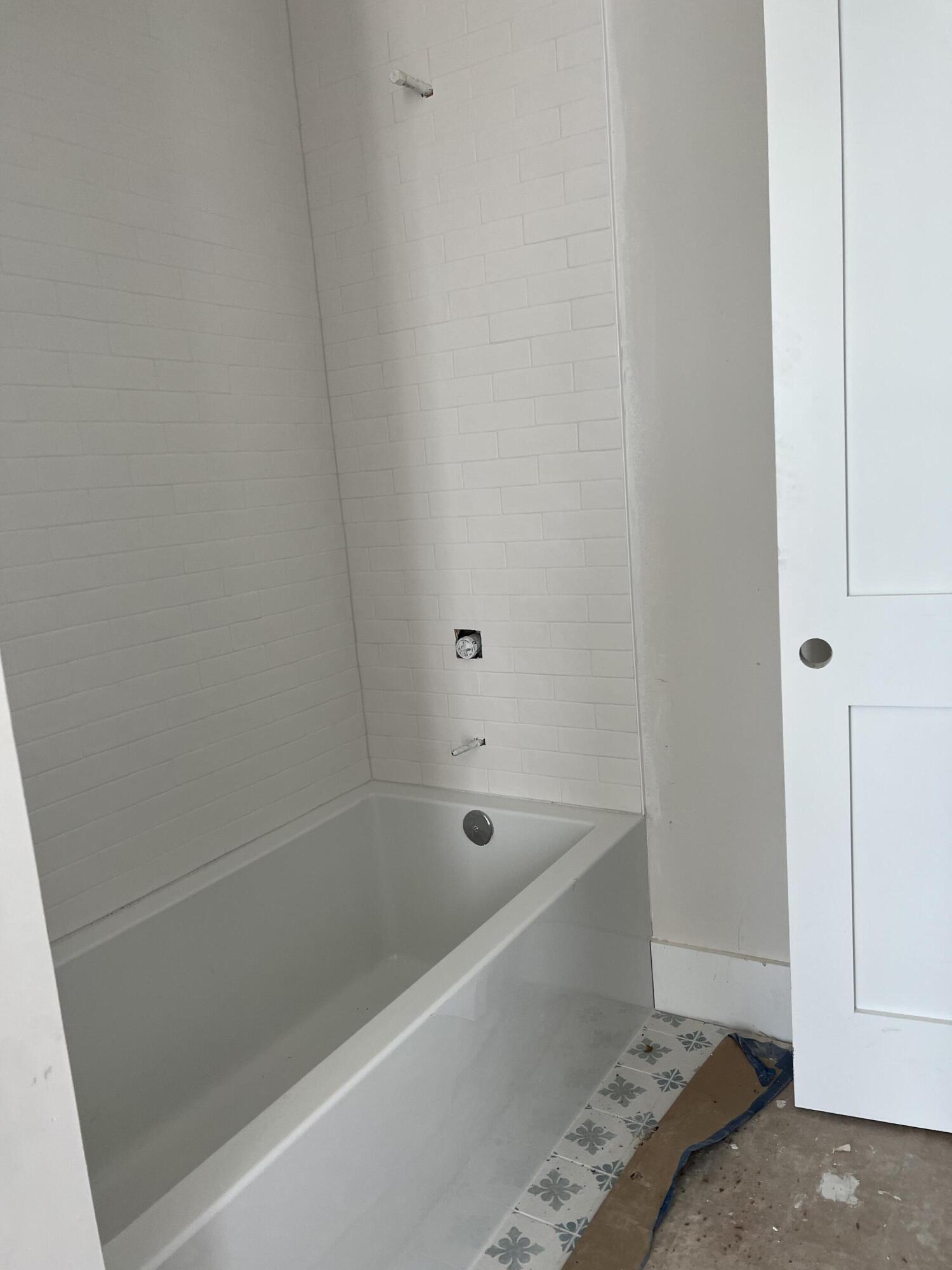 40 Sand Flea Dr Inlet Beach Inlet Beach, FL 32461 - Photo 31 of 37 a bathroom with a bathtub