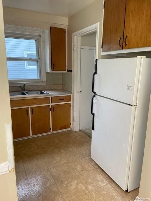 25256 Hayes Road Roseville, MI 48066 - Photo 13 of 18