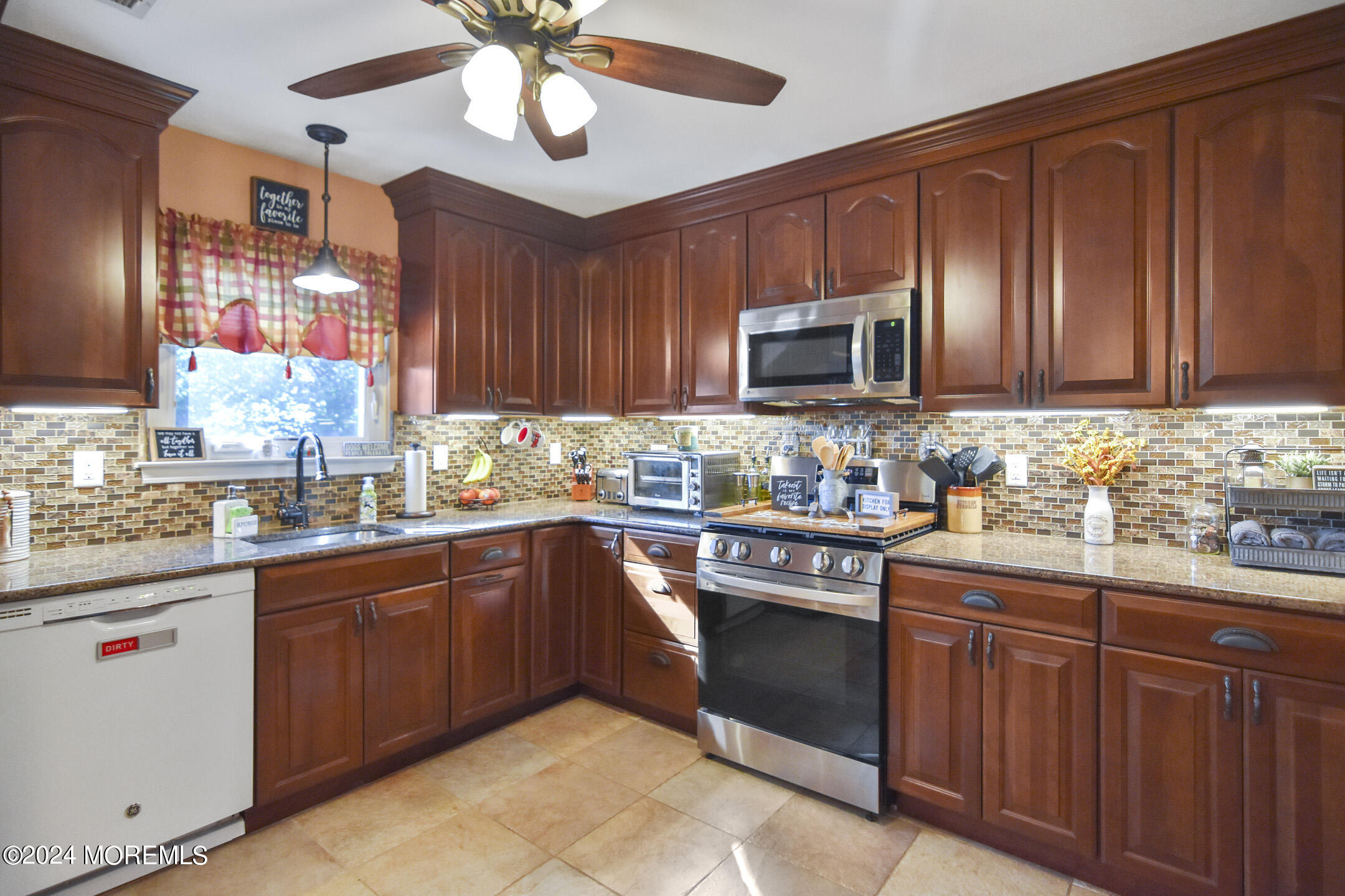 122 Moses Milch Drive Howell, NJ 07731 - Photo 15 of 45 7dde2993-4a7a-49f5-b12d-eed5c6461637-1_a