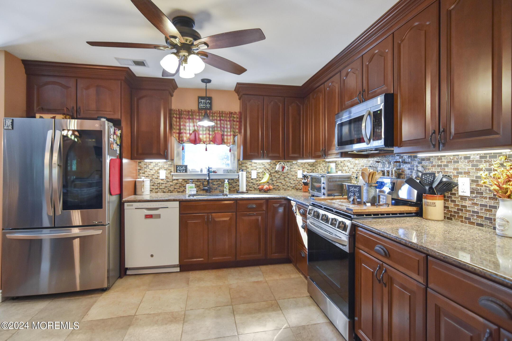 122 Moses Milch Drive Howell, NJ 07731 - Photo 16 of 45 7dde2993-4a7a-49f5-b12d-eed5c6461637-1_a