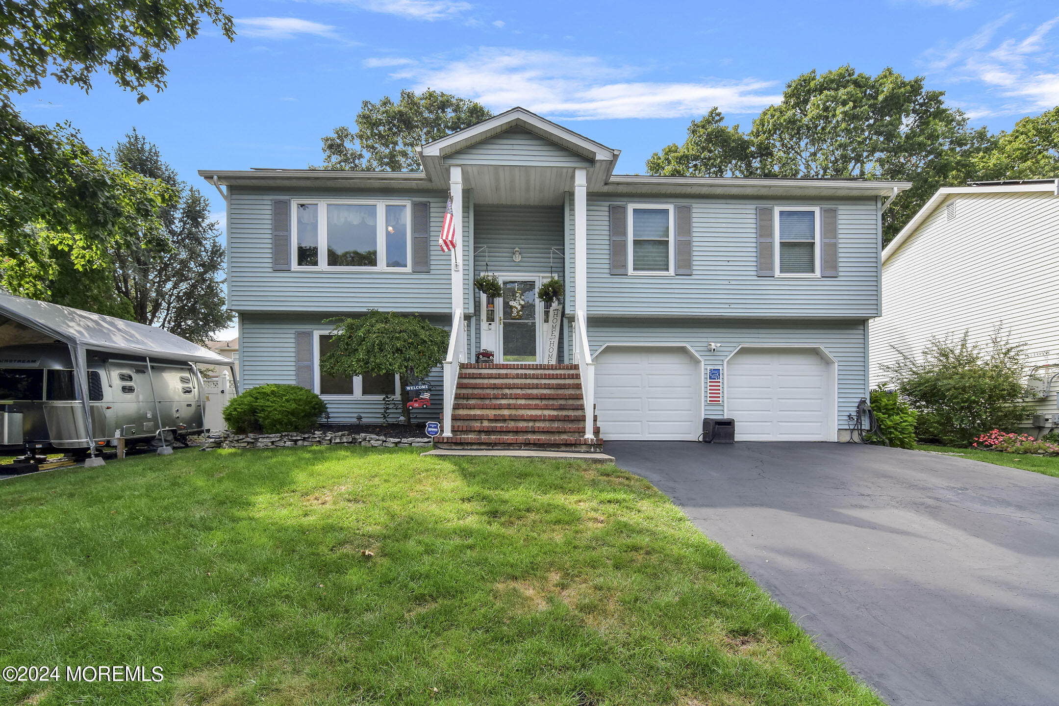 122 Moses Milch Drive Howell, NJ 07731 - Photo 2 of 45 7dde2993-4a7a-49f5-b12d-eed5c6461637-1_a