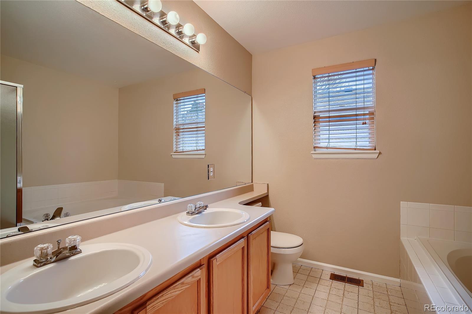 9935 Apollo Bay Way Highlands Ranch, CO 80130 - Photo 18 of 33 Gallery Image 18