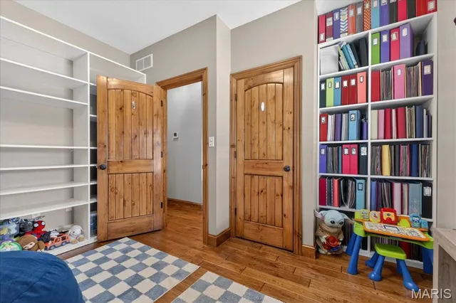 $379,000 | 1985 Heritage Farms Drive, Pacific, MO 63069