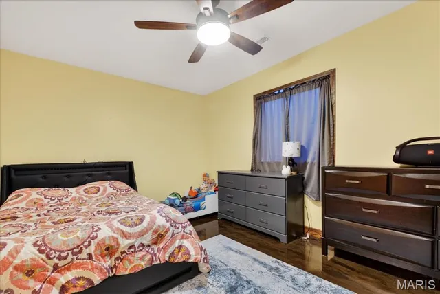 $379,000 | 1985 Heritage Farms Drive, Pacific, MO 63069