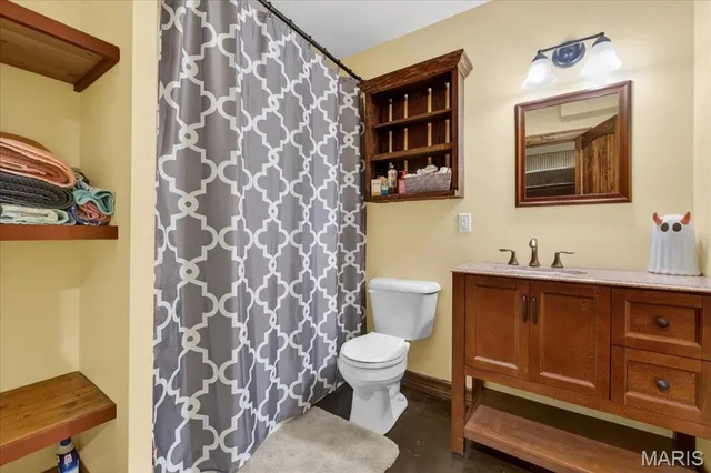 $379,000 | 1985 Heritage Farms Drive, Pacific, MO 63069