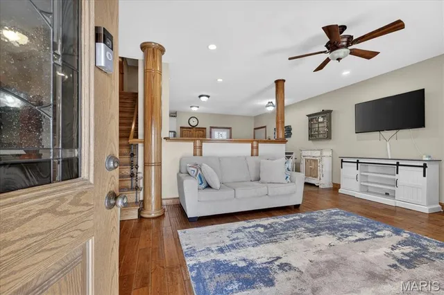 $379,000 | 1985 Heritage Farms Drive, Pacific, MO 63069