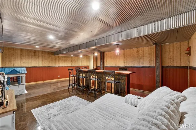 $379,000 | 1985 Heritage Farms Drive, Pacific, MO 63069