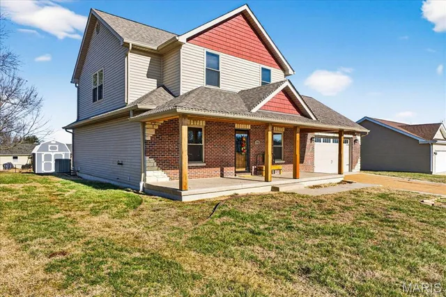 $379,000 | 1985 Heritage Farms Drive, Pacific, MO 63069