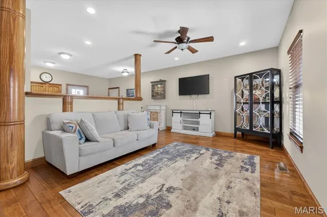 $379,000 | 1985 Heritage Farms Drive, Pacific, MO 63069