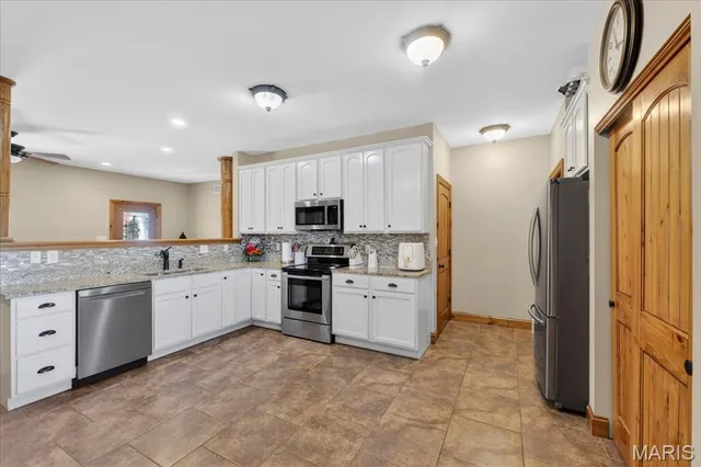 $379,000 | 1985 Heritage Farms Drive, Pacific, MO 63069