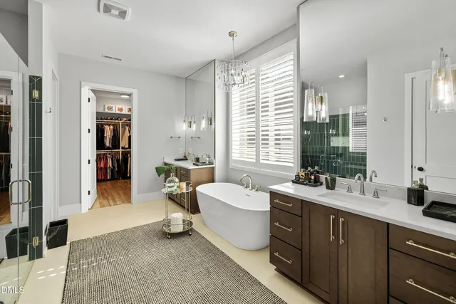 a view of a yard with a house