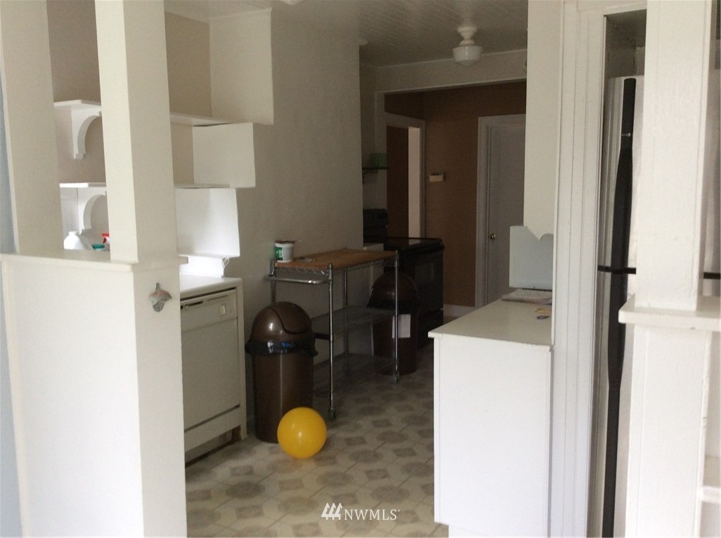 23819 Meridian Avenue South Bothell, WA 98021 - Photo 5 of 25
