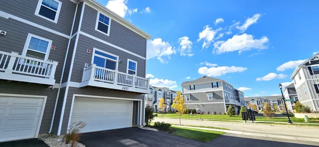 $4,250 | 2227 Glacier Street, Mundelein, IL 60060