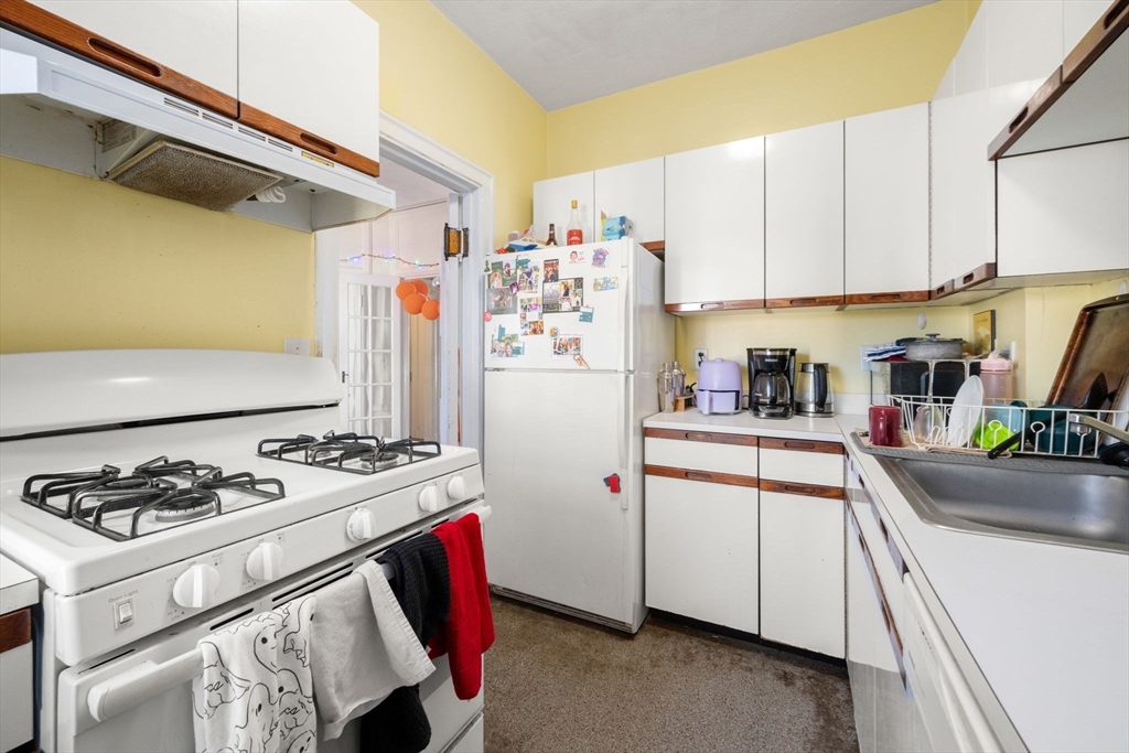1263 Commonwealth Avenue, Unit 4 Boston, MA 02134 - Photo 2 of 17