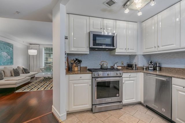 $645,000 | 3 Avery Street, Unit 509, Boston, MA 02111