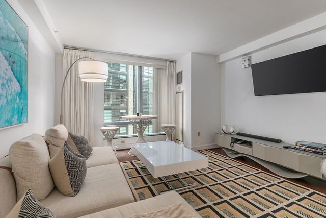 $645,000 | 3 Avery Street, Unit 509, Boston, MA 02111