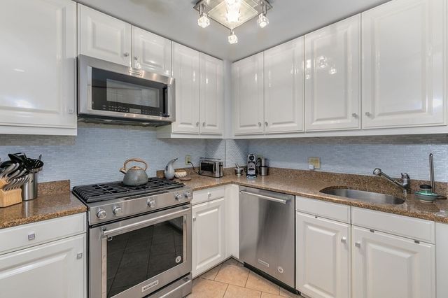 $645,000 | 3 Avery Street, Unit 509, Boston, MA 02111