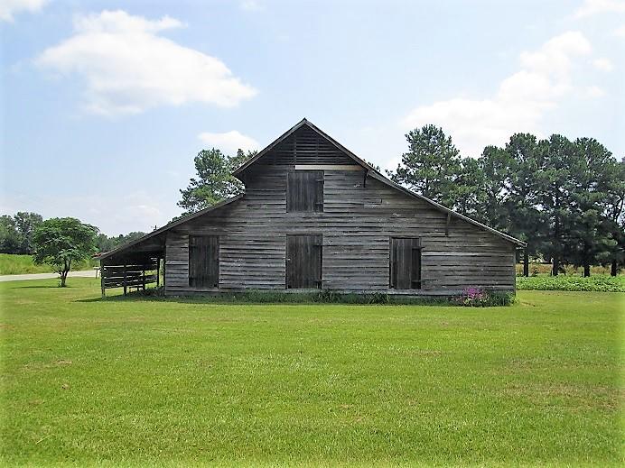 2407 4 Holes Road Orangeburg, SC 29115 - Photo 26 of 27 Barn, view 3