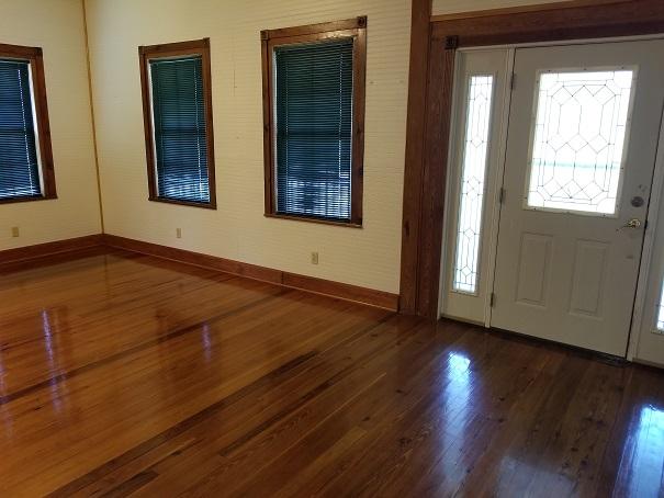 2407 4 Holes Road Orangeburg, SC 29115 - Photo 4 of 27 Living Room, Front Entrance