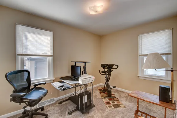$215,800 | 827 East 160th Place, South Holland, IL 60473