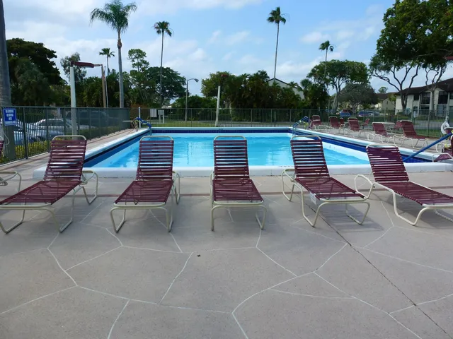 $111,900 | 7586 Tahiti Lane, Unit 201, Lake Worth, FL 33467