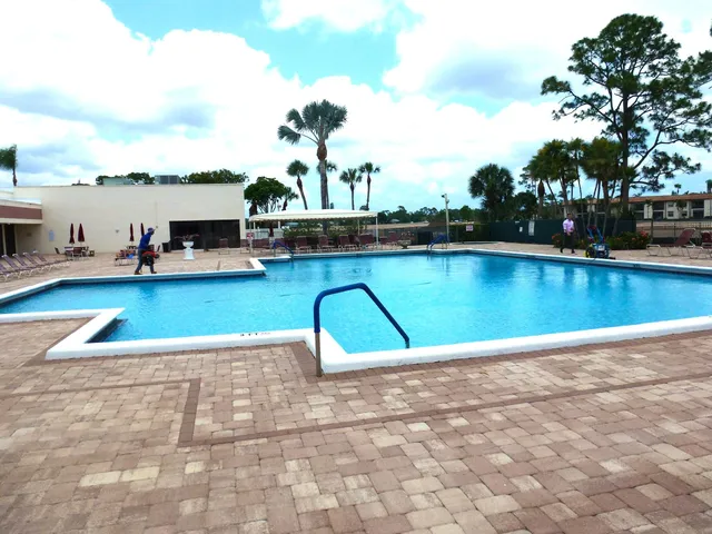 $111,900 | 7586 Tahiti Lane, Unit 201, Lake Worth, FL 33467