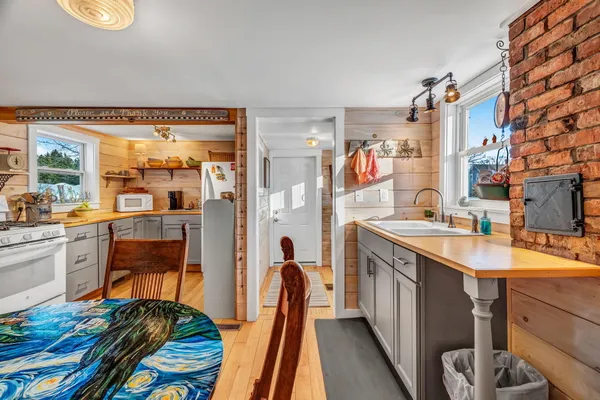 $389,000 | 672 Spruce Head Road, South Thomaston, ME 04858