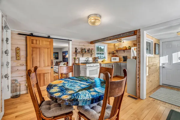 $389,000 | 672 Spruce Head Road, South Thomaston, ME 04858