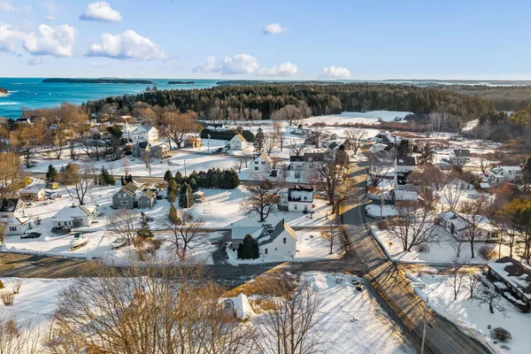$389,000 | 672 Spruce Head Road, South Thomaston, ME 04858