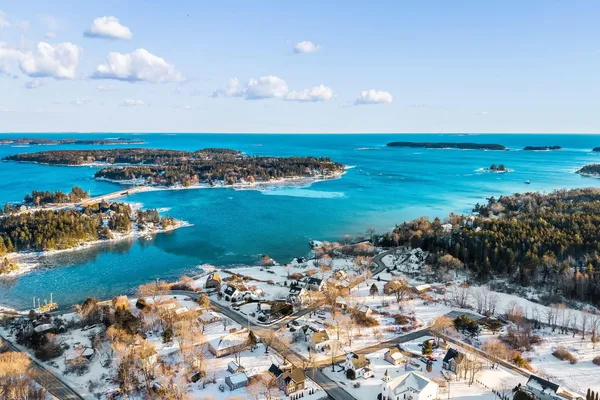 $389,000 | 672 Spruce Head Road, South Thomaston, ME 04858