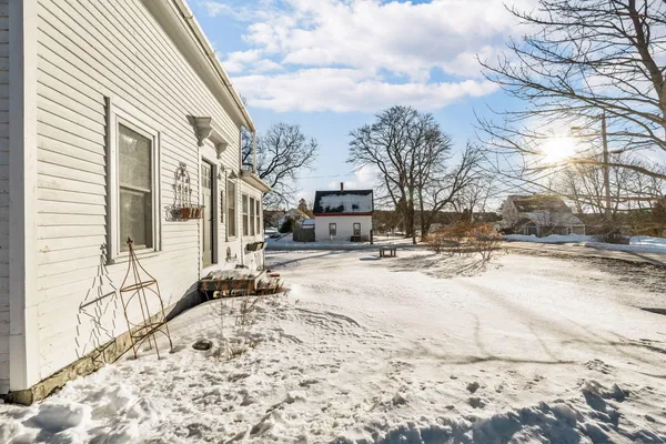 $389,000 | 672 Spruce Head Road, South Thomaston, ME 04858