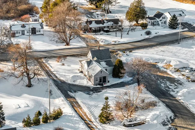 $389,000 | 672 Spruce Head Road, South Thomaston, ME 04858