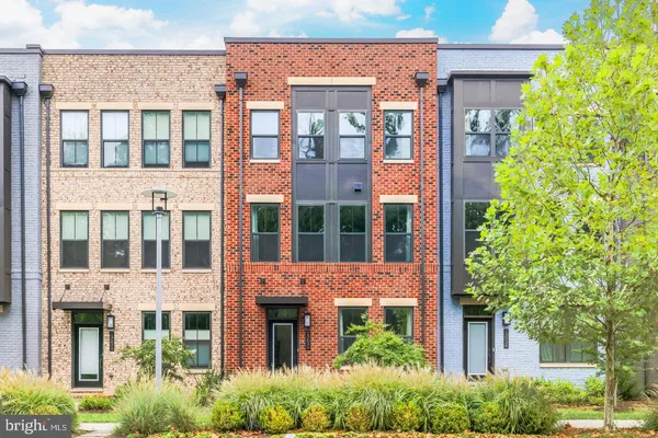 $4,190 | 13036 Hattontown Square, Herndon, VA 20171