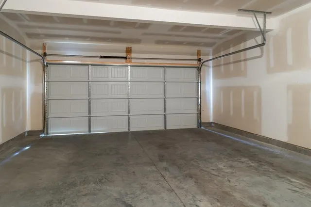 $2,000 | 2225 Bee Hive Drive, Columbia, TN 38401