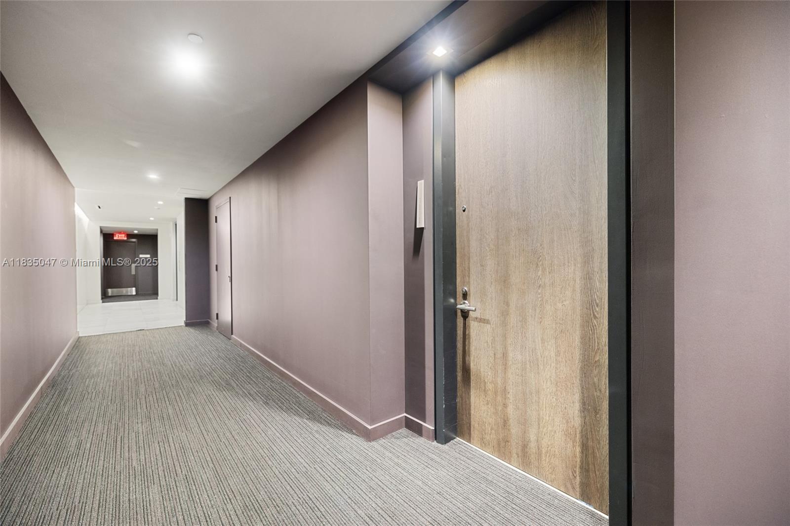 88 Southwest 7th Street, Unit 1010 Miami, FL 33130 - Photo 41 of 42 a view of entryway