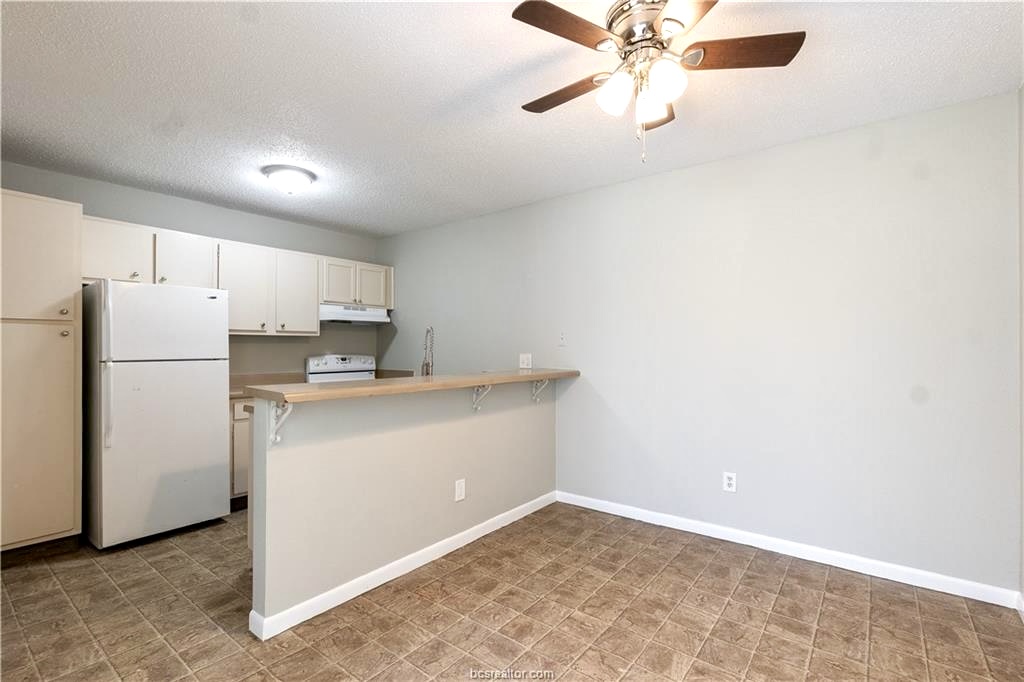 2000 Kazmeier, Unit 42 Bryan, TX 77802 - Photo 8 of 14 Gallery Image 8
