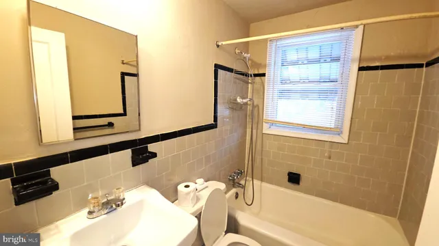 $193,200 | 318 Grovethorn Road, Middle River, MD 21220