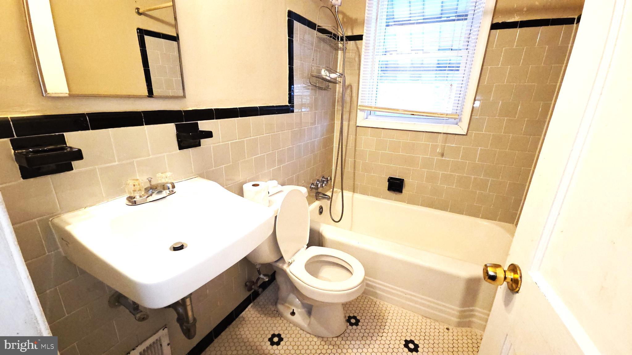 318 Grovethorn Road Middle River, MD 21220 - Photo 17 of 29 Gallery Image 17