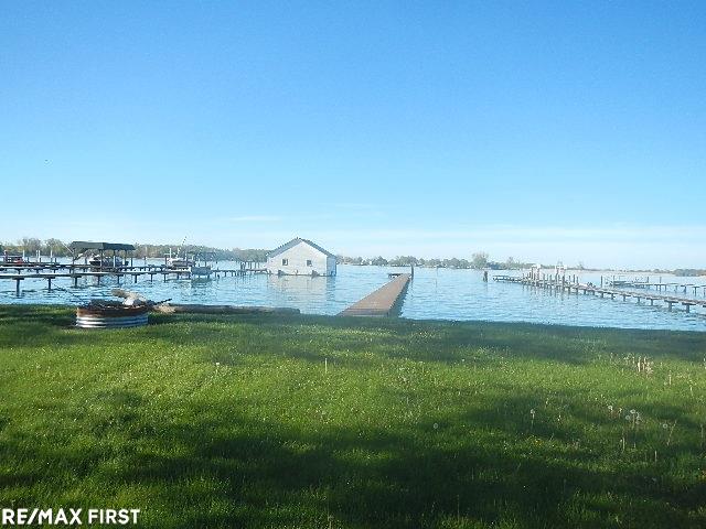 5299 Pointe Tremble Road Algonac, MI 48001 - Photo 7 of 35 31319469-6.JPG