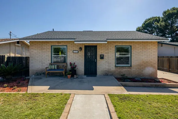 $485,000 | 335 Oxford Avenue, Clovis, CA 93612