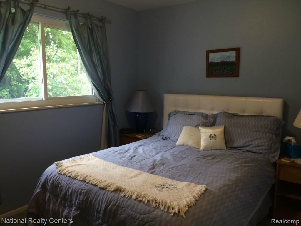 2130 Benstein Road Walled Lake, MI 48390 - Photo 5 of 18 2015-07-01 13.05