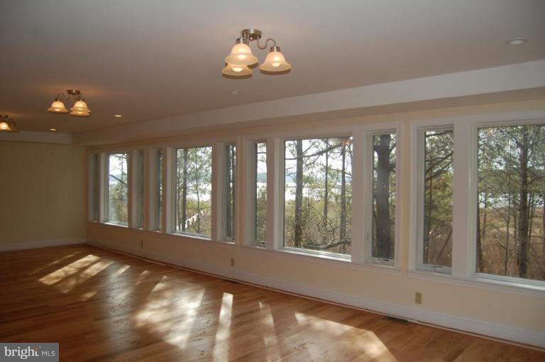 5415 Ragged Point Road Cambridge, MD 21613 - Photo 22 of 30 Dining Room #2
