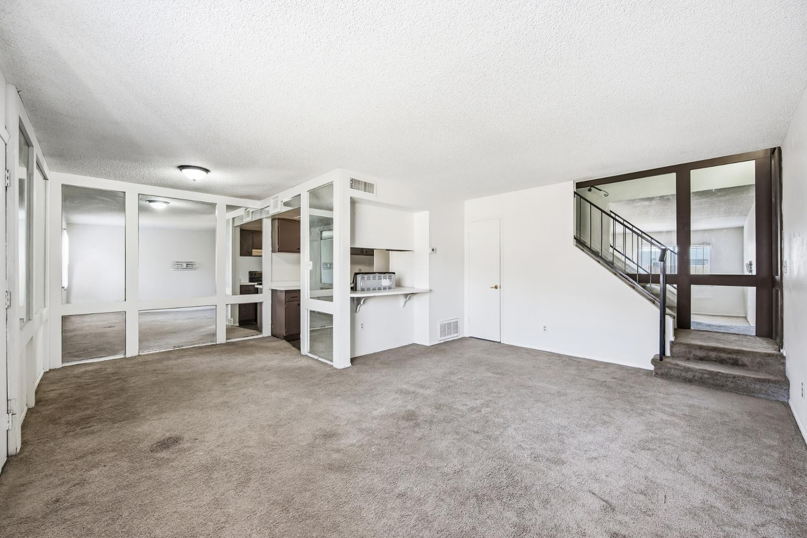 6705 West Devonshire Avenue Phoenix, AZ 85033 - Photo 11 of 11 a view of an empty room with a window