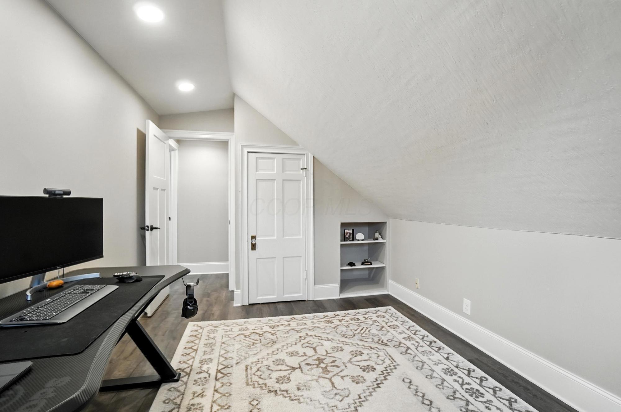 867 Gladden Road Columbus, OH 43212 - Photo 24 of 35 026