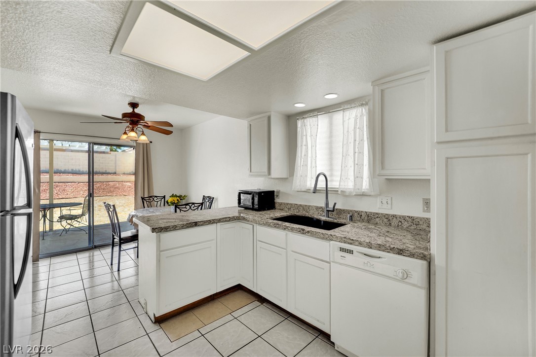 8057 Cimarron Ridge Drive Las Vegas, NV 89128 - Photo 10 of 28