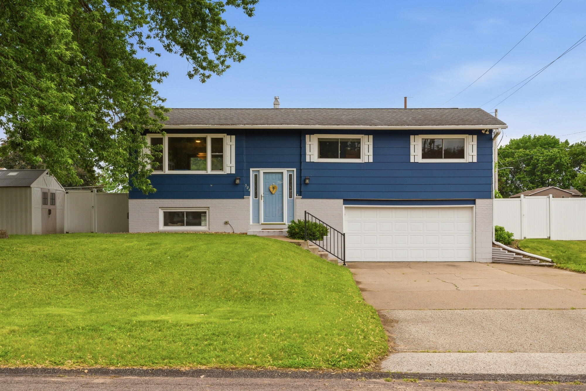 504 Flint Street Onalaska, WI 54650 - Photo 2 of 28 2_def1b692-5973-4858-8e1f-3fe0b88aa5ac_2