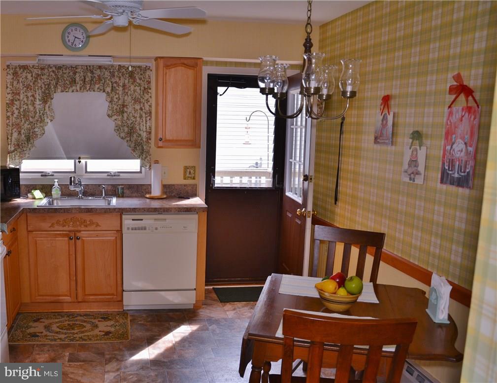 27 Fir Road, Unit 15 Manahawkin, NJ 08050 - Photo 17 of 26 Gallery Image 17